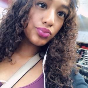 Meet your Posher, Isela